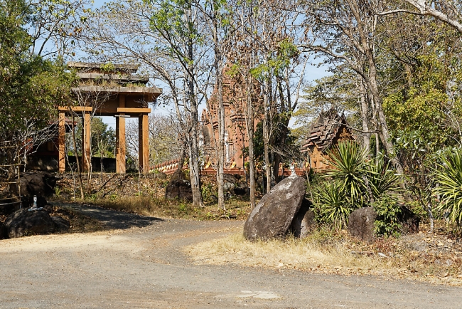 Wat Khao Prah Angkhan-002